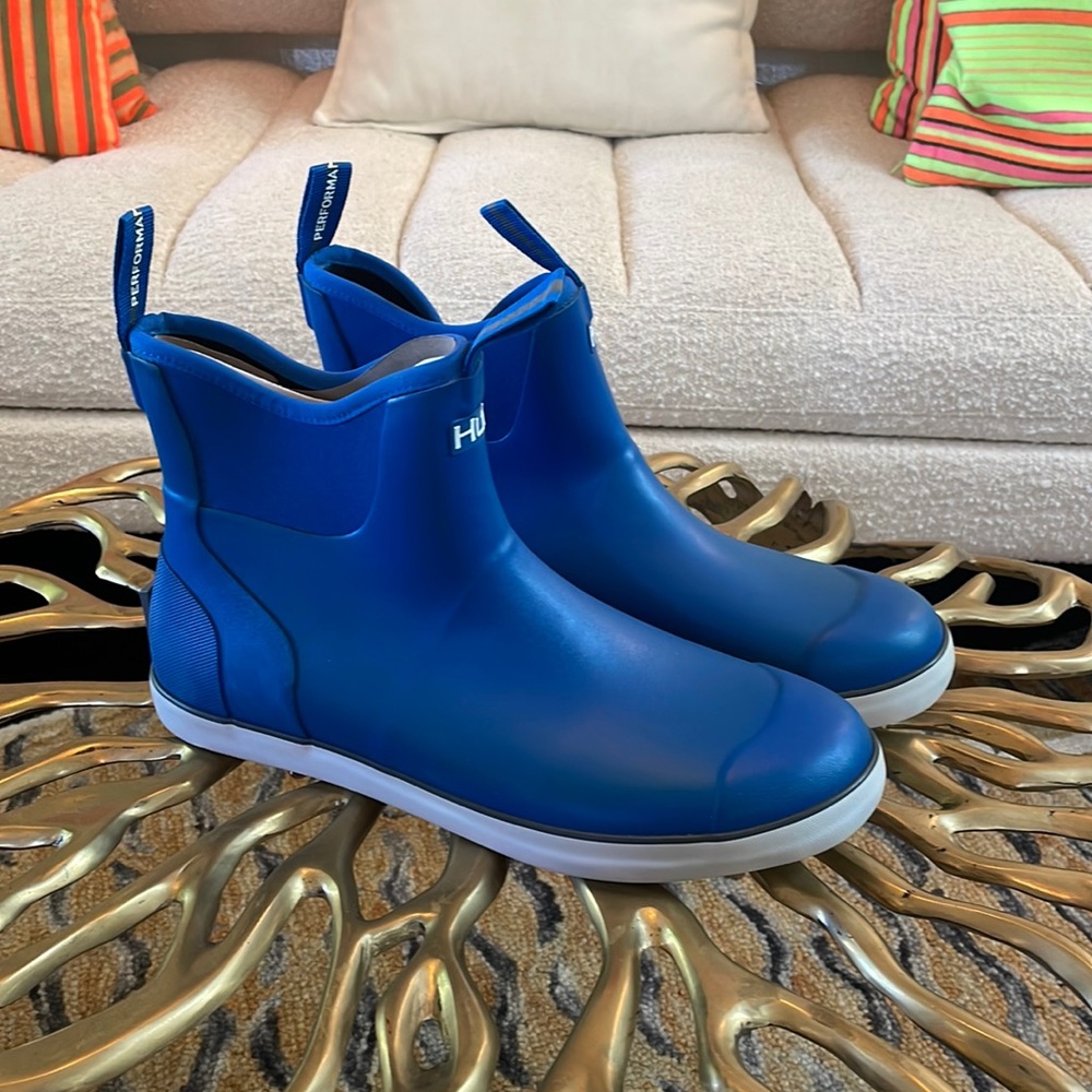 Huk Rogue Wave Boots - Blue - Size 11 - NWOT